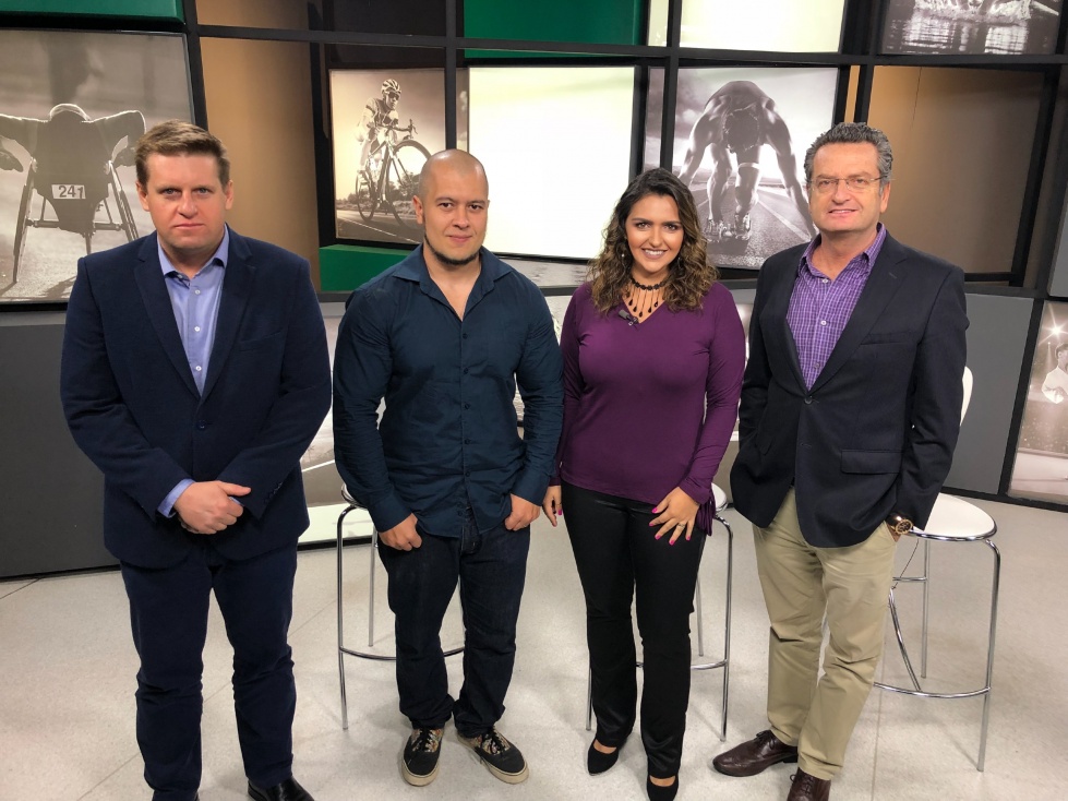 Thiago Brunetto no TVE Esportes 14/05/2018 14 de maio de 2017 Thiago Brunetto, um dos coordenadores do MGV e conselheiro do Grêmio, participa do programa TVE Esportes, da TVE RS.