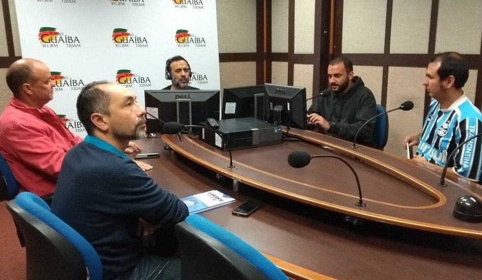 Joel Machado na Rádio Guaíba 06/08/2017 06 de agosto de 2017 Joel Machado, integrante do MGV e conselheiro do Grêmio, participa do programa Bate-Pronto, da Rádio Guaíba.