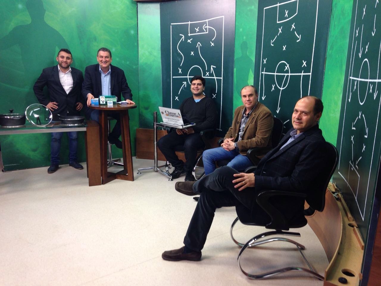 Renato Moreira no Cadeira Cativa 12/08/2016 12 de agosto de 2016 Renato Moreira (D), liderança do MGV e conselheiro do Grêmio, participa do programa Cadeira Cativa, da Ulbra TV.