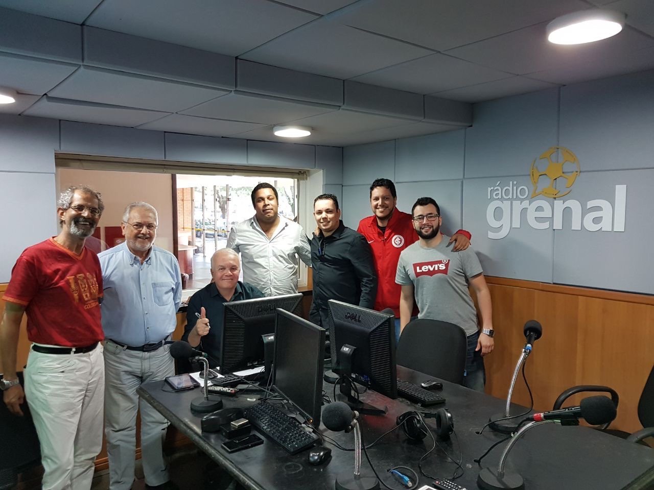 Wagner Silva na Rádio Grenal 12/11/2017 12 de novembro de 2017 Wagner Silva, integrante do MGV, participa do Programa Dupla em Revista, na Rádio Grenal.