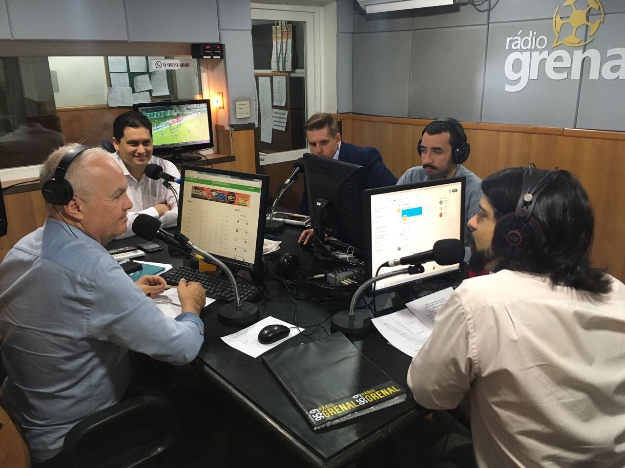 Thiago Brunetto na Rádio Grenal 04/10/2017 04 de outubro de 2017 Thiago Brunetto, um dos coordenadores do MGV e conselheiro do Grêmio, participa do programa Café com Futebol, da Rádio Grenal.