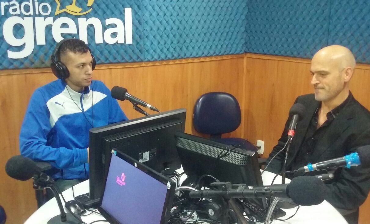Roberto Follador na Rádio Grenal 09/08/2017 09 de agosto de 2017 Roberto Follador, conselheiro do Grêmio e integrante do MGV, participa do Programa Debate Bola, na Rádio Grenal.